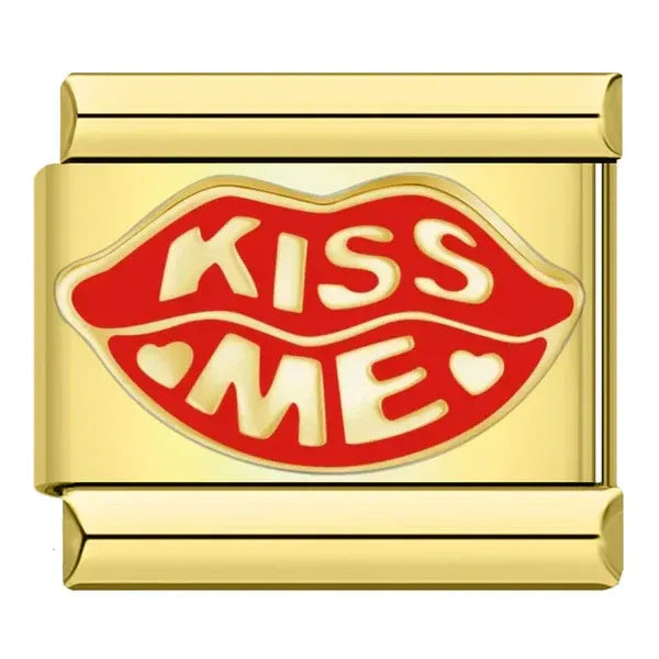 Charm Dorado Kiss Me
